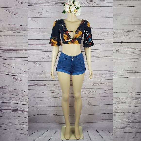 small sexy crop top ( 5 for $20 ) - Picture 2 of 7